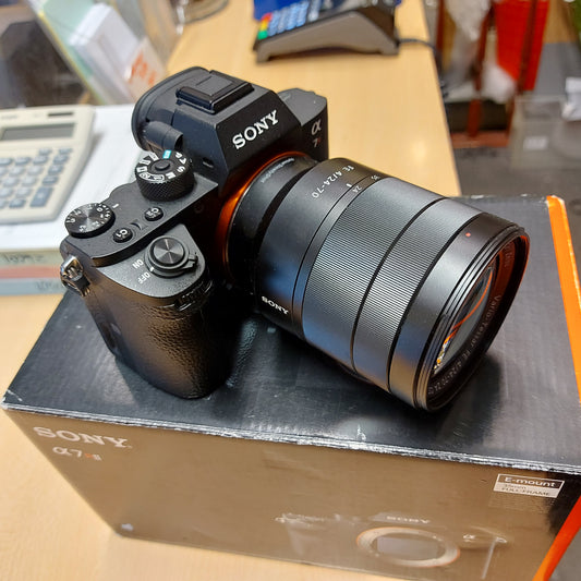 Sony A7R Mk-II + FE 24-70mm f4 Carl Zeiss T* Vario Tessar ZA OSS