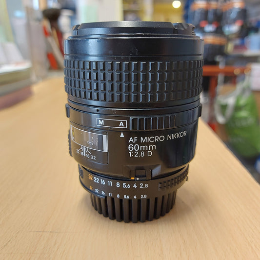 Nikon 60mm f/2.8 AF-D Macro lens