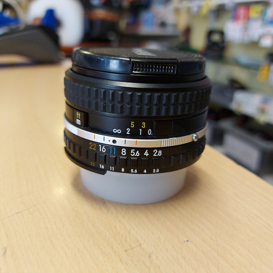 Nikon 28mm f/2.8 Ai-s