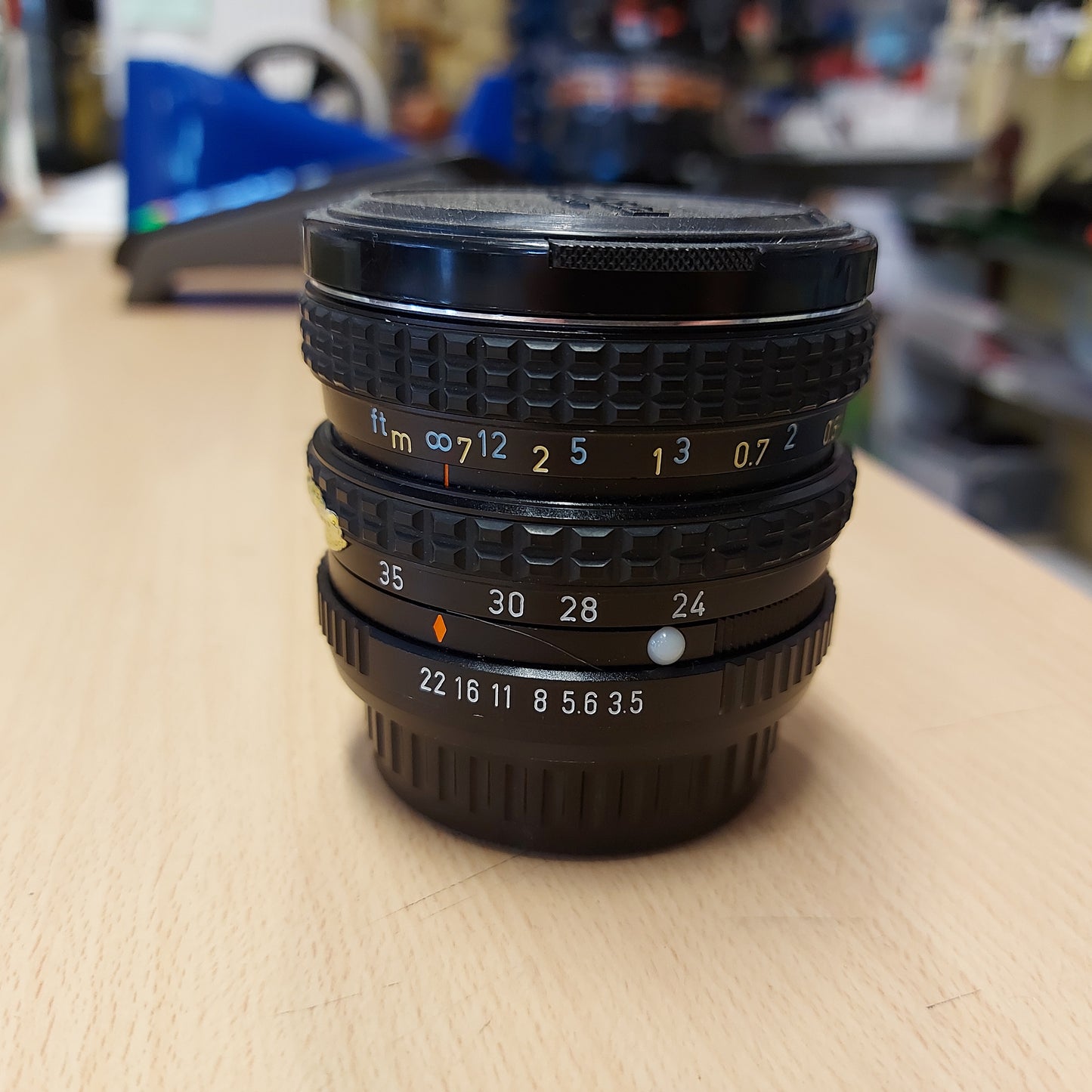 Pentax 24-35mm f/3.5 PK SMC Asahi