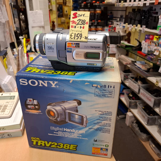 Sony TRV-238e Hi-8/D8 Tape Camcorder