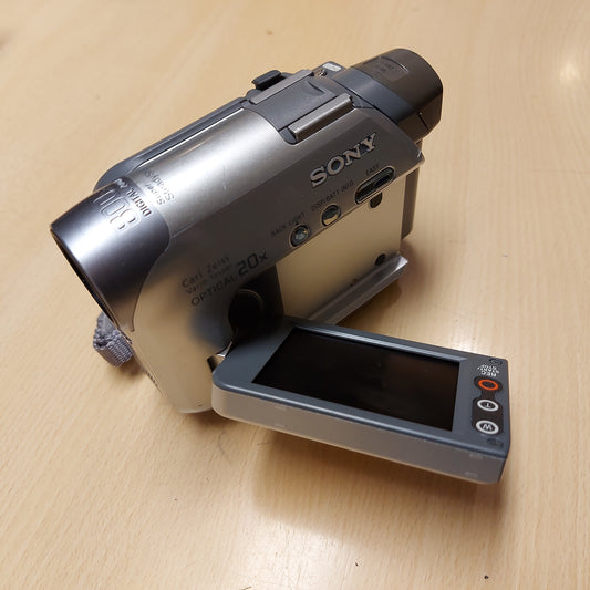 Sony HC-19e Mini DV Camcorder