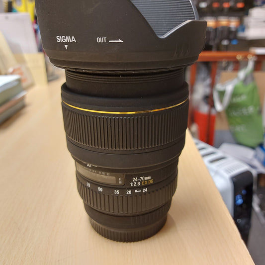 Sigma 24-70mm f/2.8 EX DG